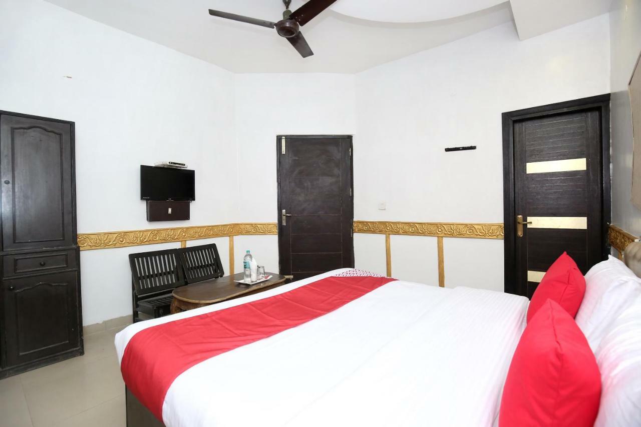 Oyo 5884 Amante Otel Chandīgarh Dış mekan fotoğraf